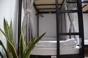 Hy House - Hostel