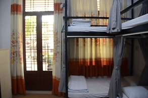 Hy House - Hostel