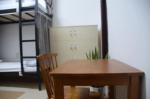 Hy House - Hostel