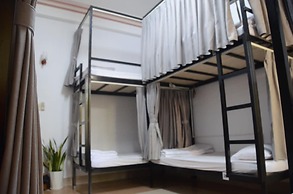 Hy House - Hostel