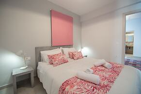 Ithaka Deluxe Home
