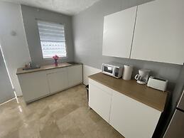 Aura House Isla Verde