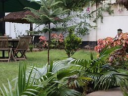 Tisa Suites & Lounge