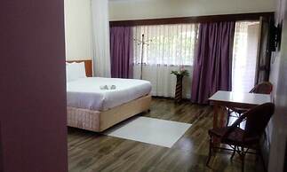 Tisa Suites & Lounge