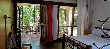 Tisa Suites & Lounge
