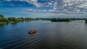 Hausboot Neustrelitz am Zierker See