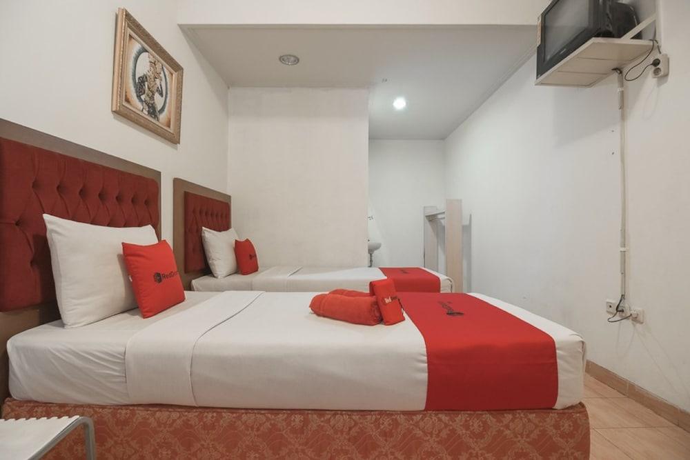 RedDoorz @ Buah Batu 3