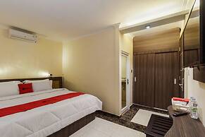 RedDoorz Plus @ Boulevard Panakkukang