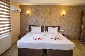 Ikarus Hotel