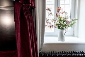 Wake Up Wellness Hostel by goodnite cz