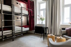Wake Up Wellness Hostel by goodnite cz