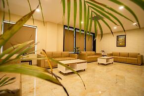 Hotel Aarunya Royale