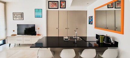 Design Apt Parking Included 2BDR TL30