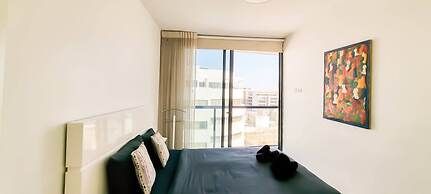 Design Apt Parking Included 2BDR TL30