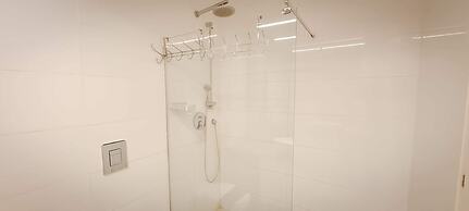Design Apt Parking Included 2BDR TL30