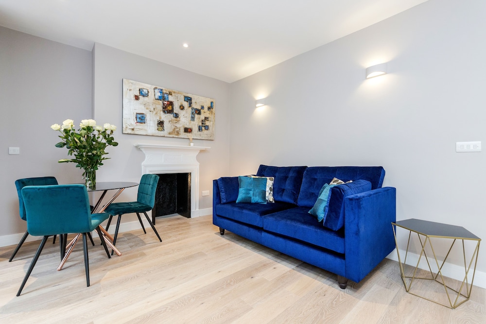 Stylish 2bed 2bath in Notting Hill
