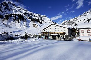 Apres Post Hotel
