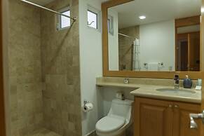 Peninsula 106 2 BR by Casago