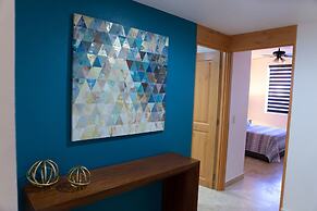 Peninsula 102 2 BR by Casago