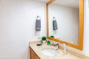 Peninsula 102 2 BR by Casago