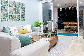 Peninsula 103 2 BR by Casago