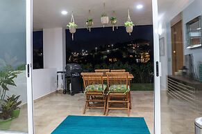 Peninsula 103 2 BR by Casago