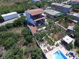 Villa Velin Apartments