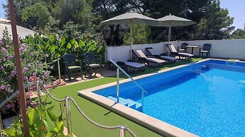 Villa Velin Apartments