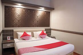 OYO 742 Mona Plaza Hotel