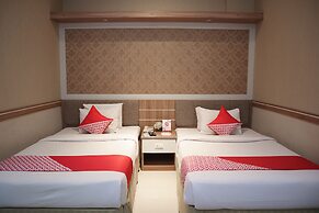 OYO 742 Mona Plaza Hotel