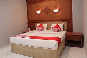 OYO 742 Mona Plaza Hotel