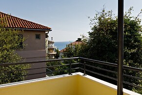 Luxury beach apartment private parking