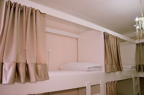Alma Hostel