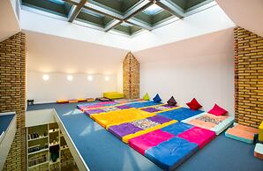 Hostel CapsLock