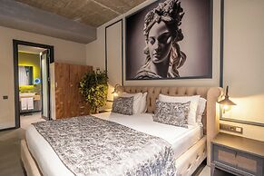 Sandora Boutique Hotel
