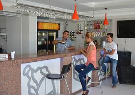 Amphora Hotel