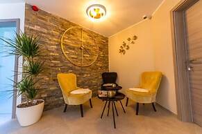ManavaHotel