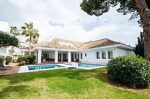 Villa Seafront IV
