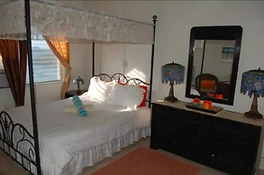 Hillcrest Guest House USVI