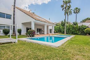 Villa Seafront XII
