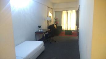 Peaceful Service Suite At Times Square
