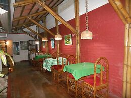 Ara Macao Inn