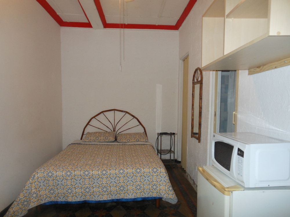 Ara Macao Inn
