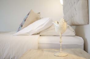 Loica Suites