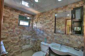 Dapper Beachfront 2 Bedroom Apartment - D201
