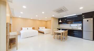 The Mare Pool Villa Pension