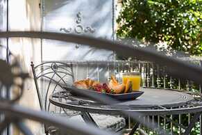 Luxury Rooms With Balcony