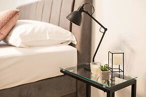 Luxury Rooms With Balcony