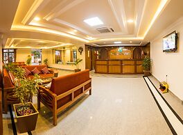 Hotel Earth Light
