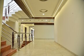 Hotel Savera Inn